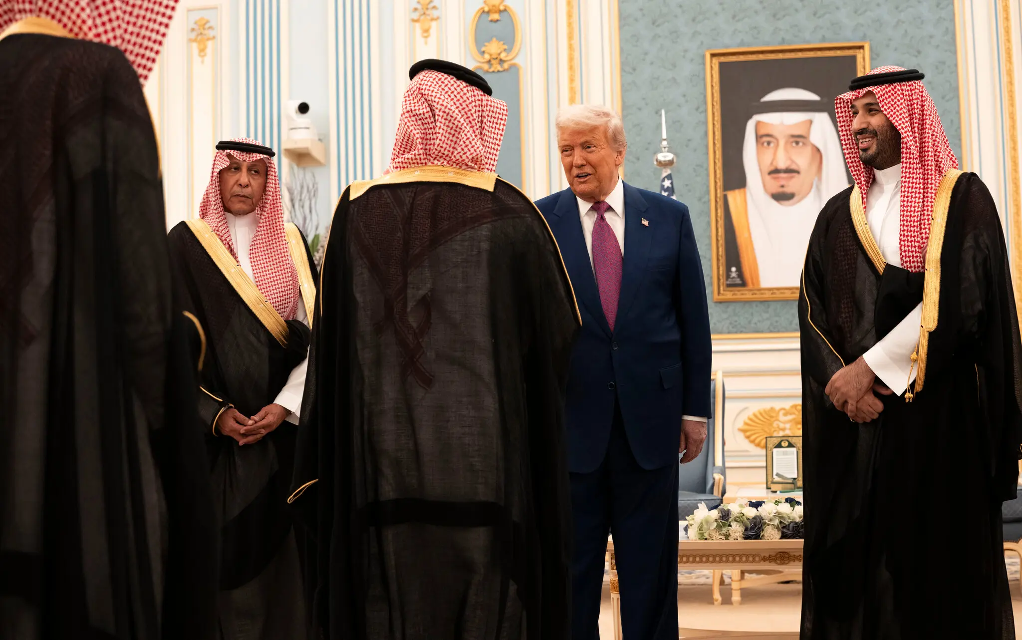 Трамп розпочав тур Перським заливом із пишним прийомом